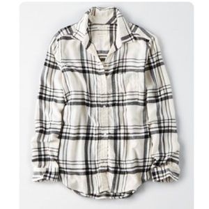 AE Ahhmazingly Soft Flannel Boyfriend Shirt. Woman’s Size M.